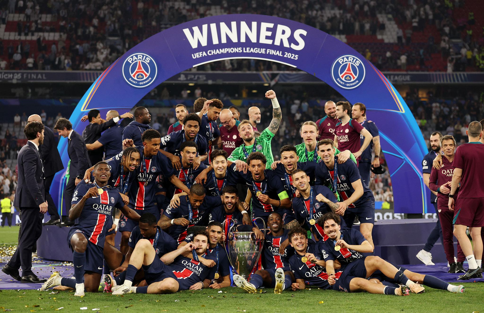 PSG 2025欧冠冠军合影